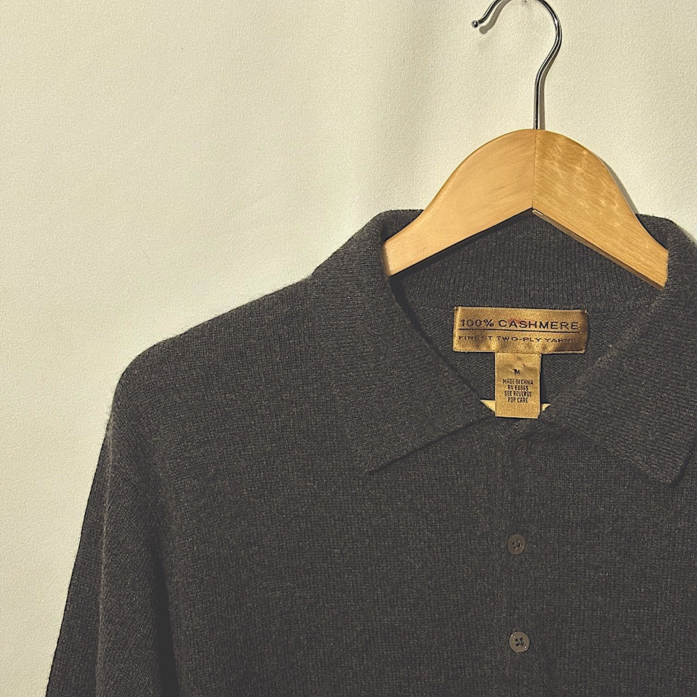 100% cashmere size medium men’s grey button down collar sweater